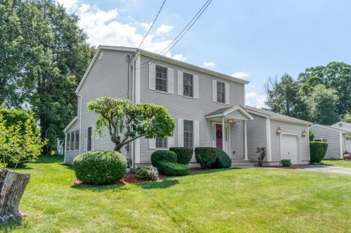 39 Venture Dr, Springfield, MA 01119-2726