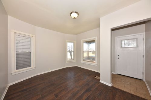 2832 25th St, Milwaukee, WI 53206-1113