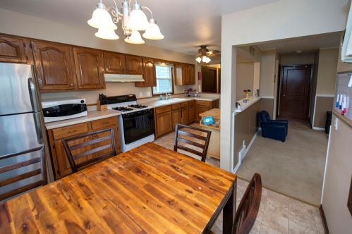 8442 Montana Ave, Milwaukee WI 53227-3357 exterior