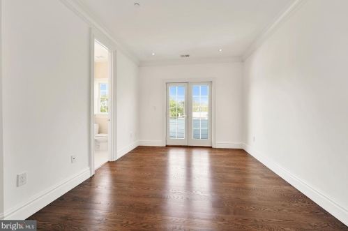 9318 Cranford Dr, Rockville MD 20854-2231 exterior