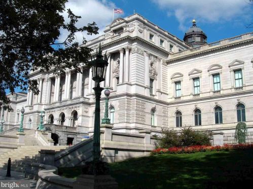 121 6 St, Washington DC 20002-2215 exterior