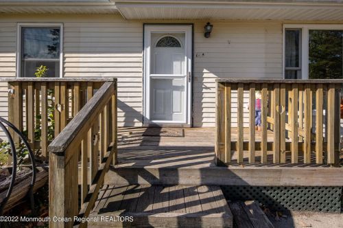 626 Berkeley Ave, Berkeley Township NJ 08721-3703 exterior