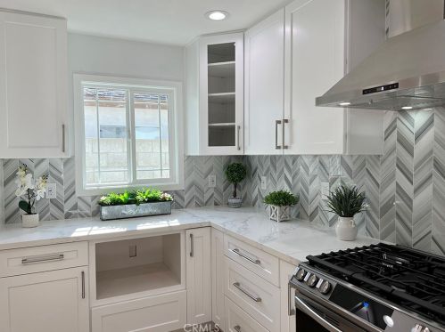 1401 Garland Ave, Tustin CA  92780-3821 exterior