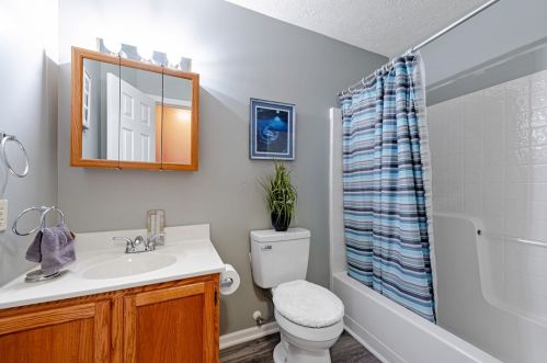 236 Mnr Vw Dr, Manor PA 15665-9731 exterior