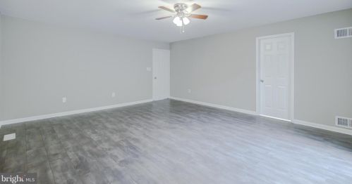 8901 Linton Ln, Alexandria VA 22308-2438 exterior