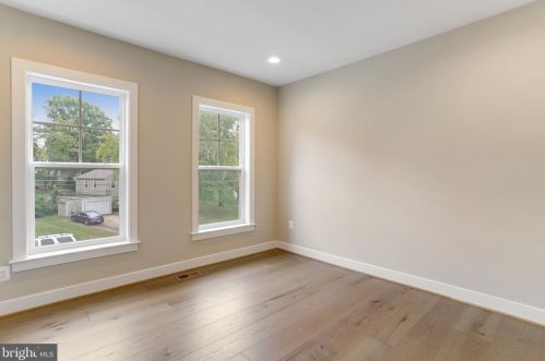 920 Darton Dr, Alexandria VA 22308-2021 exterior