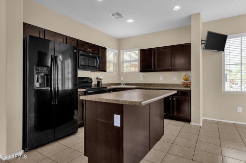 2222 77th Dr, Phoenix AZ  85035-5112 exterior