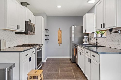 4802 Brassiewood Dr, Austin TX 78744-5107 exterior