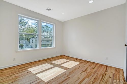 22 Stiles Rd, Edison NJ  08817-4137 exterior