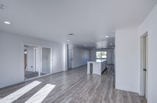 8224 25th St, Phoenix AZ  85042-7020 exterior