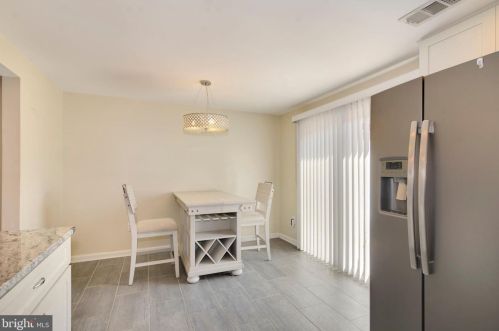 6463 Lacrosse Ln, Glen Burnie MD 21061-8823 exterior