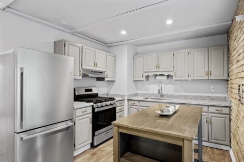 527 Pennview Dr, Pittsburgh PA 15235-4434 exterior