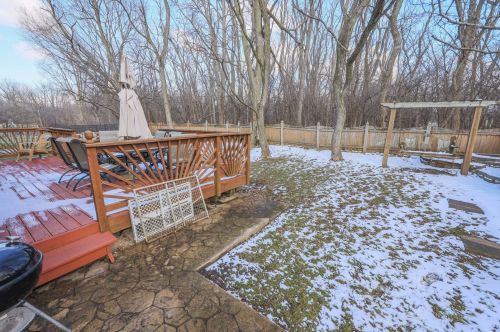 1212 Pleasant Knoll Dr, Joliet IL exterior