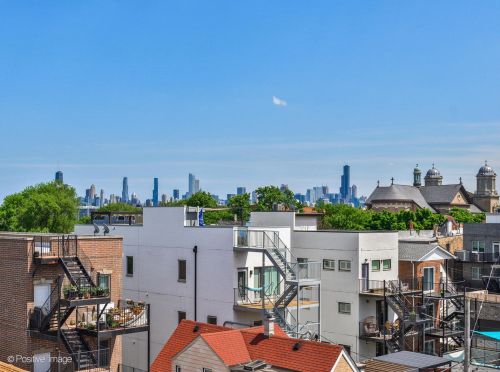 2339 Leavitt St, Chicago IL 60608-4031 exterior