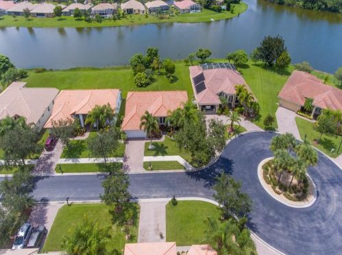 269 Egret Lndg, Fort Pierce FL 34953-8229 exterior