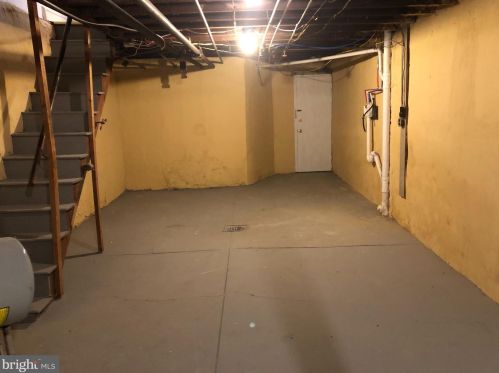 437 Godfrey Ave, Philadelphia PA 19126-3834 exterior