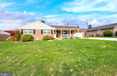 260 Mckinley Ave, Hanover, PA 17331-1844