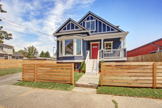 1418 22 Ave, Seattle WA  98106-2206 exterior