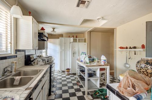 1138 Culver St, Phoenix AZ 85043-1768 exterior