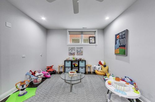 3013 Honore St, Chicago IL 60657-2000 exterior