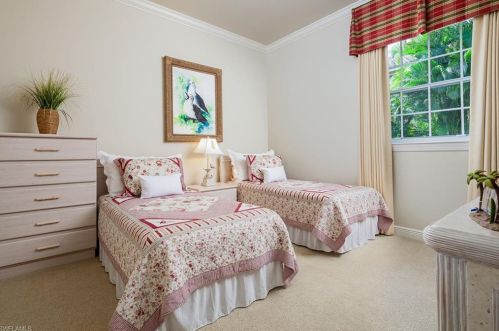 720 Bentwater Cir, Naples FL 34108-6718 exterior