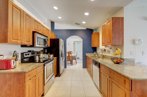 3419 Fashoda St, Fort Pierce FL 34953-4643 exterior