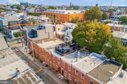 2210 Kater St, Philadelphia PA 19146-1139 exterior