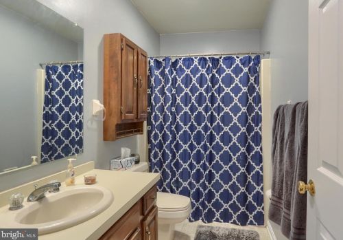 1120 Galway Ct, Hummelstown PA 17036-9164 exterior