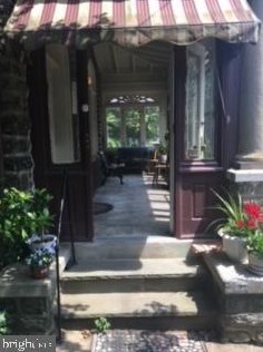 7905 Ardleigh St, Philadelphia PA  19118-4408 exterior