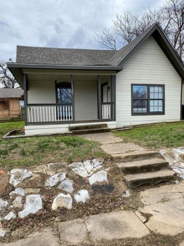 1100 Owing St, Denison, TX 75020-4338