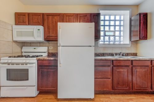 701 87 Pl, Chicago IL 60617-2702 exterior