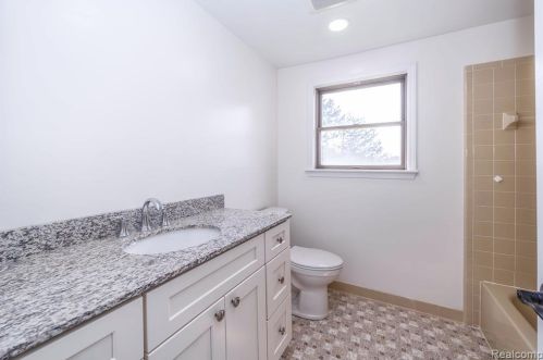 425 Rosemary St, Dearborn Heights MI  48127-3681 exterior