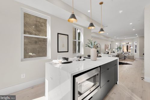 304 T St, Washington DC 20001-1842 exterior