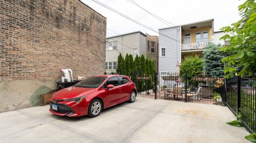 2603 Walton St, Chicago IL 60622-4579 exterior