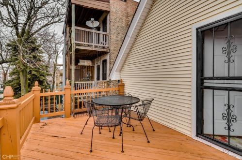 2446 Spaulding Ave, Chicago IL 60647-2522 exterior