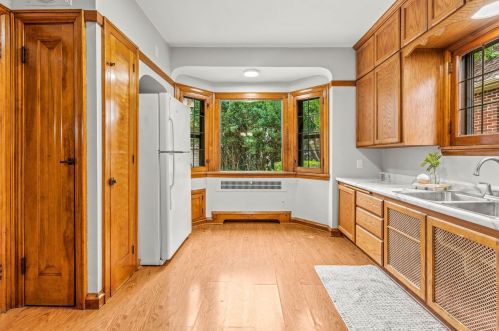 439 Oklahoma Ave, Milwaukee WI 53207-3076 exterior