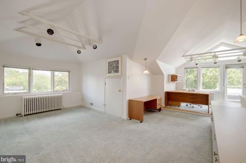 3928 Livingston St, Washington DC 20015-2921 exterior