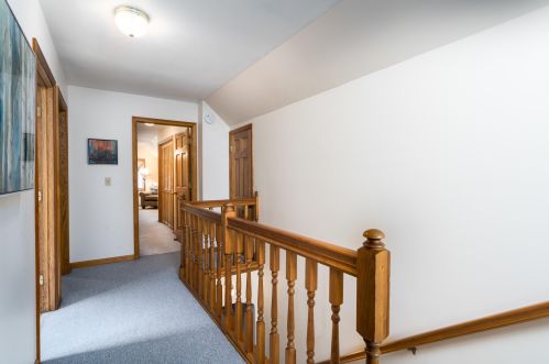 906 Mdw Pl, Milwaukee WI 53217-5737 exterior