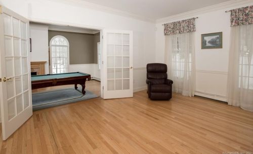 242 Barrack Hl Rd, Ridgefield CT 06877-3006 exterior