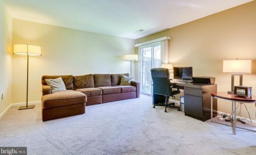 7041 Chesley Search Way, Alexandria VA 22315-4754 exterior