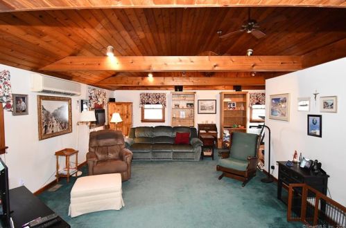 13 Coldspring St, Norwalk CT 06850-3201 exterior