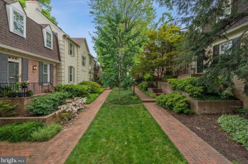 10942 Wickshire Way, Rockville, MD 20852-3221