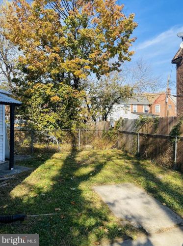 1003 Ironside Rd, Camden NJ 08104-2844 exterior