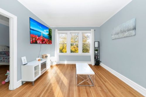 2530 60th Ct, Chicago, IL 60804-3019