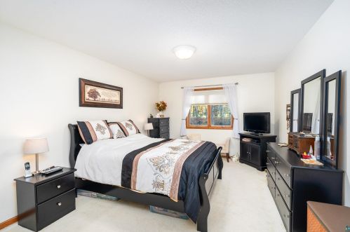 328 Hickory St, Duluth MN 55811-4899 exterior