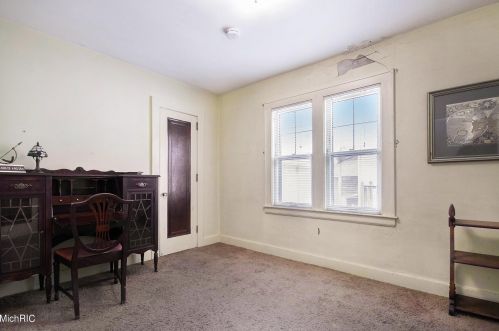 1401 Fremont Ave, Grand Rapids MI 49504-3017 exterior