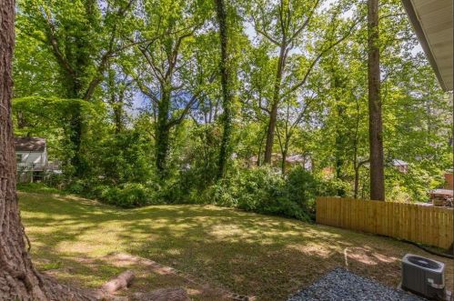 1897 Dorsey Ave, Atlanta GA  30344-6846 exterior