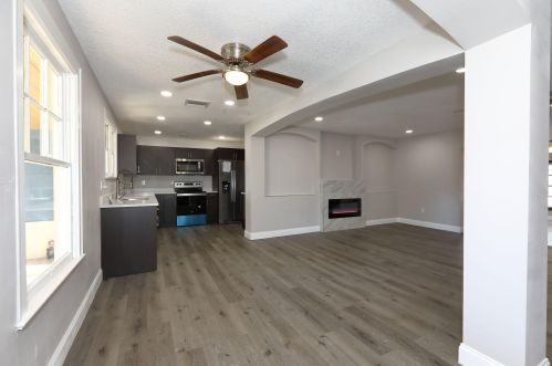 1103 Colonial Rd, Fort Pierce FL 34950-5025 exterior