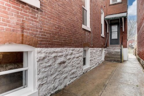2221 Osage St, Saint Louis MO 63118-4212 exterior