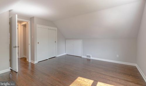 1871 Arena Dr, Trenton NJ 08610-2605 exterior